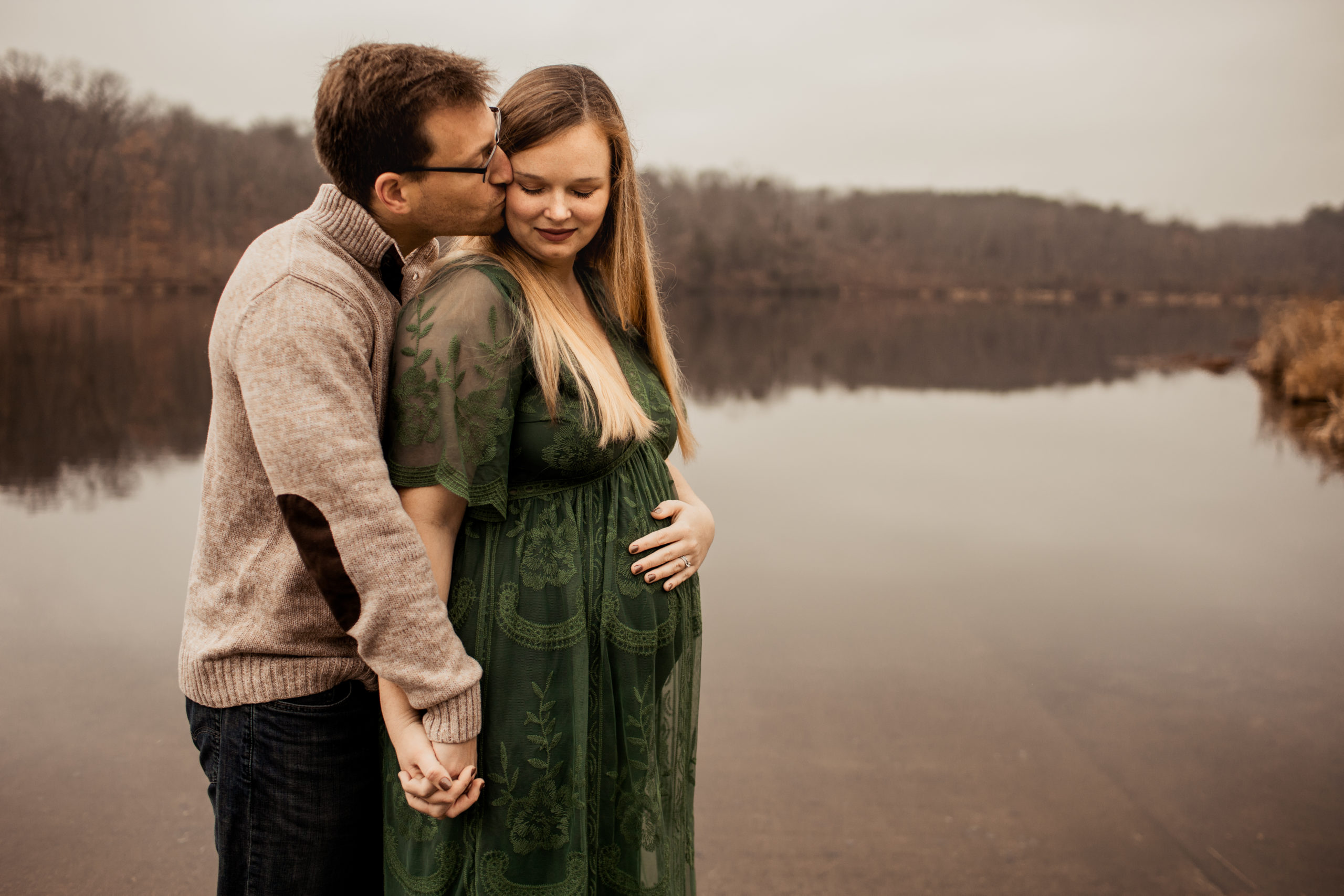 outdoor maternity session by the lake